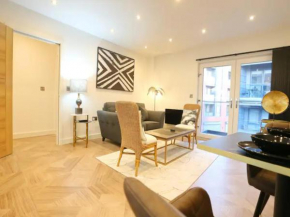 Pass the Keys Central 3 Bed Flat 8 Min Walk To City Centre